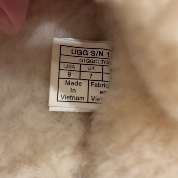 UGG Tan Slippers Size 9 - Picture 7 of 9